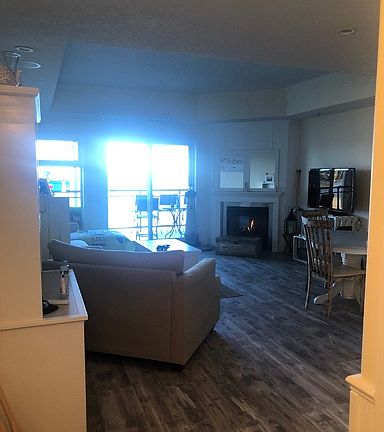5th image of 5100 Lakeshore Dr