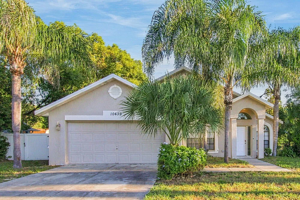 3 bed, 2.0 bath, 1580 sqft, $1,855 — Photo 1