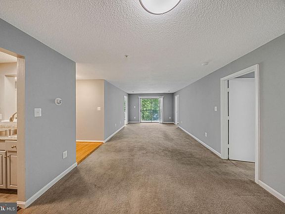 5th image of 12900 Churchill Rdg Cir APT 7