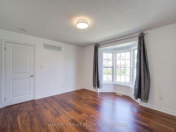 4th image of 569 Grange Way
