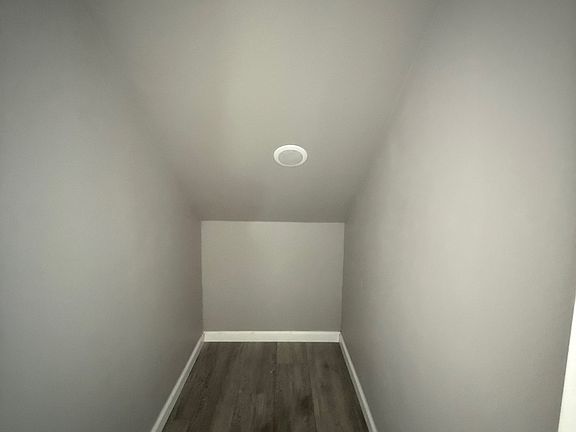 4th image of 5278 Imperial Ave