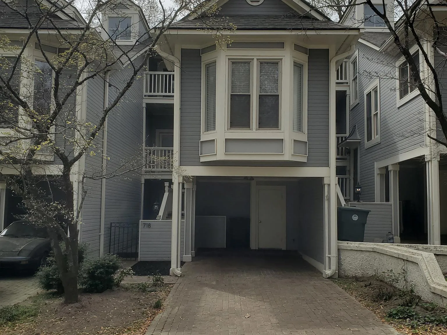 718 Marketview Ct — Photo 1