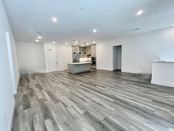 4th image of 45168 Tom Blalock St #102