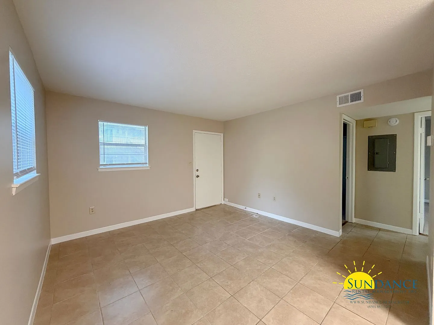 Updated 2 Bedroom Unit in Fort Walton Beach! — Photo 2
