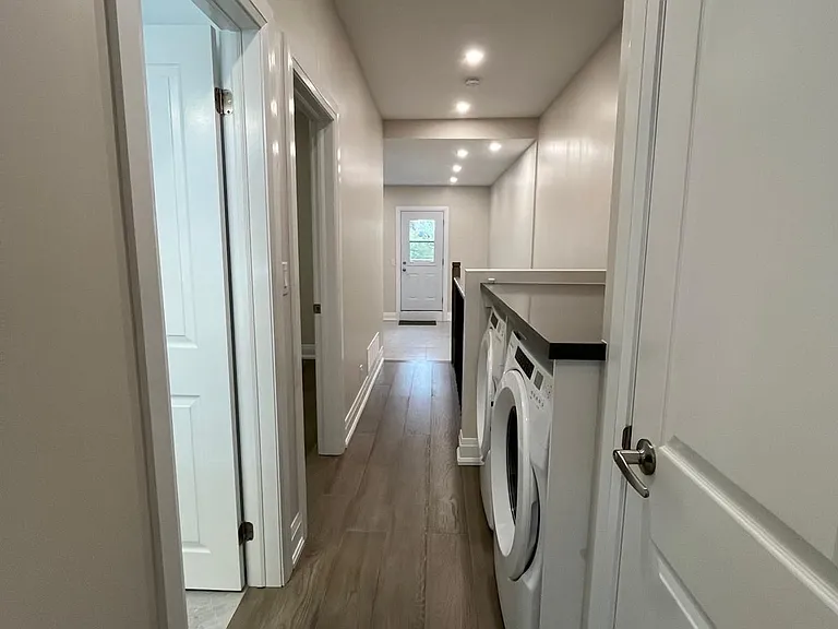 213 Osler St #2 — Photo 14