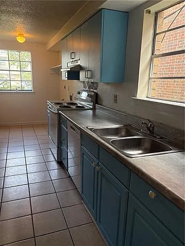 2512 Caswell Ln — Photo 6