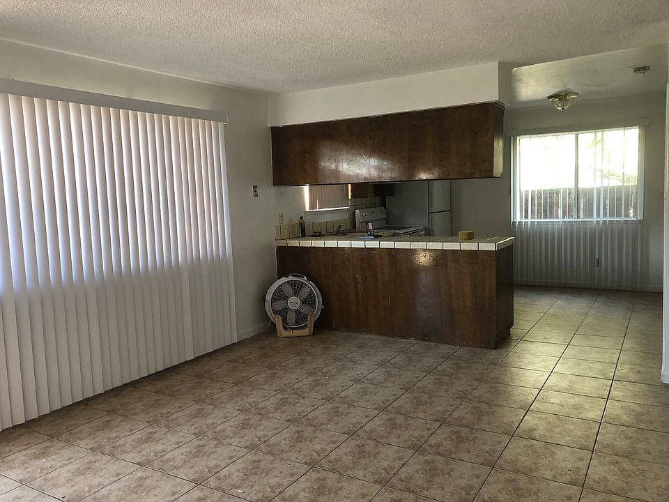 1st image of 307 Brookdale Dr