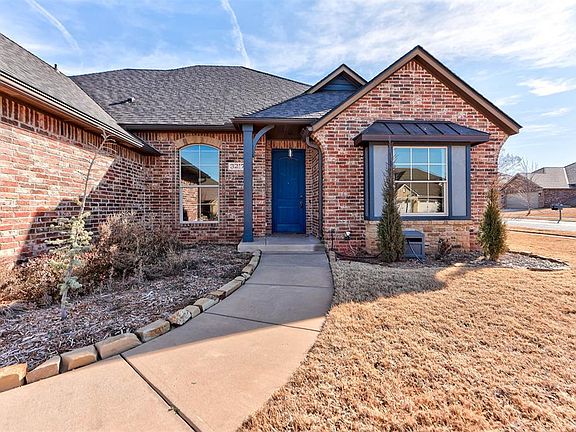 2nd image of 3217 Skye Ridge Dr