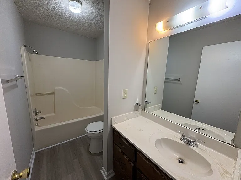 2505 W Broad St #611 — Photo 12
