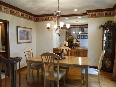 3rd image of 8840 Chateau Dr NW