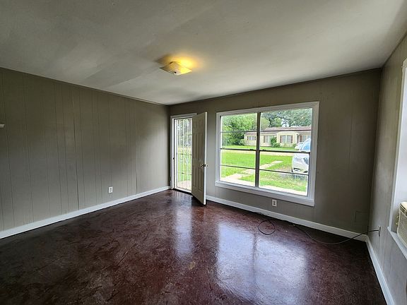 2nd image of 1742 Vivian St