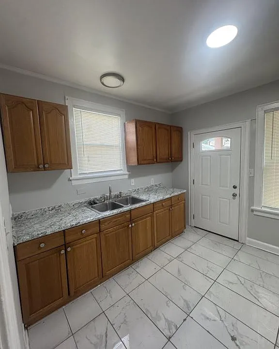 1421 Carolina Ave