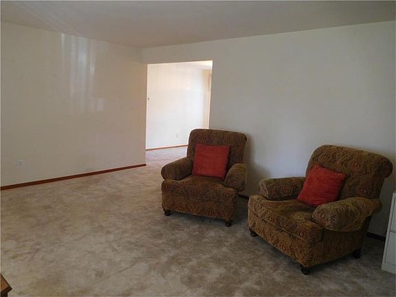 2nd image of 955 Hedy Lynn Dr