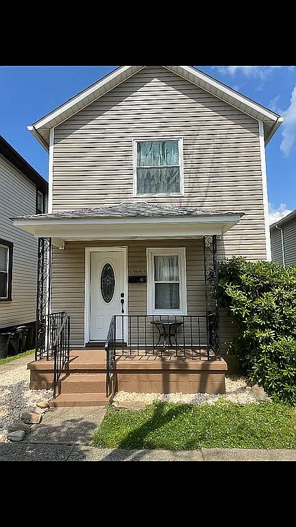 609 Oakland Ave photo 1