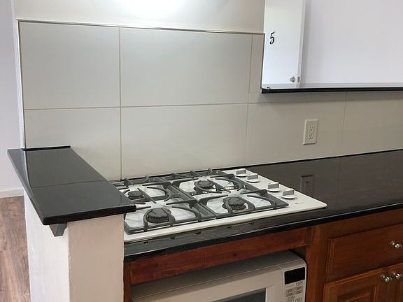 4th image of 4009 33rd St APT 5