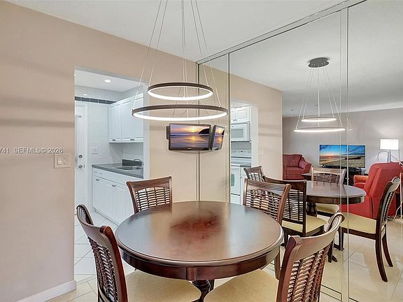 2nd image of 17001 NE 13th Ave APT 306