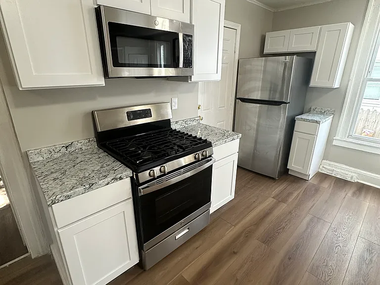 44 Liberty St #1 — Photo 2