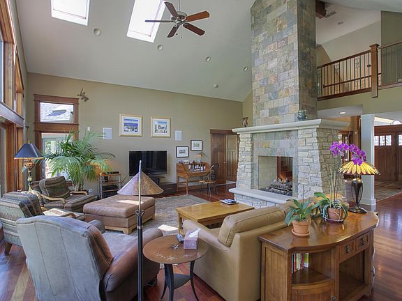 3rd image of 1754 Banchory Ct