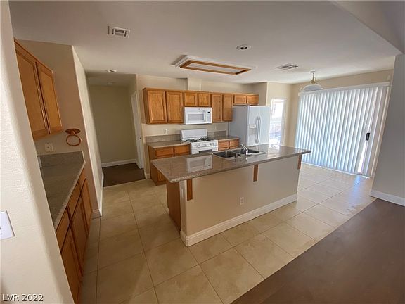 4th image of 7881 Bridgefield Ln