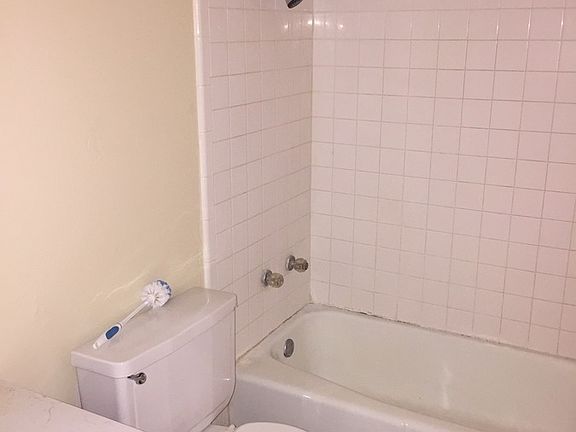 5th image of 1026 S 10th Ave APT F