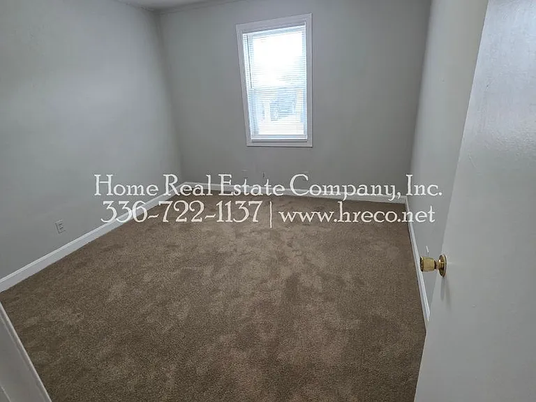 1340 Gray Ave #B — Photo 6