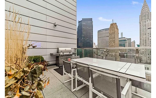 Rented by Douglas Elliman | media 26