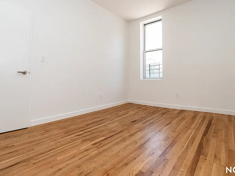 160 Johnson Ave #2E — Photo 17