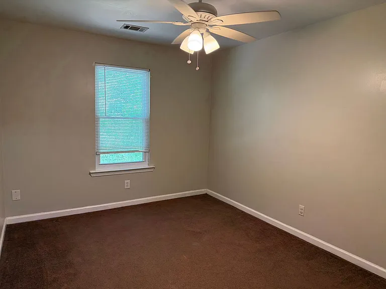 1330 N Hampton Dr — Photo 15