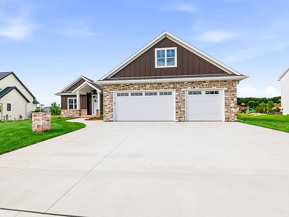 2nd image of 2712 Creekwood Cir