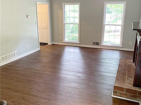 4th image of 176 Forest Ln NW