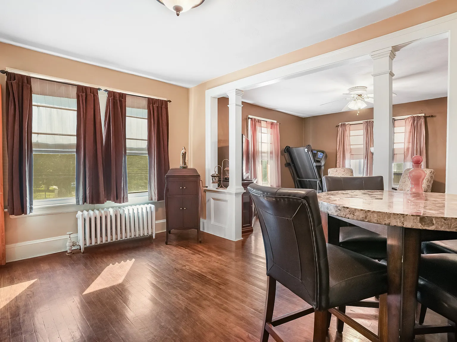 2 bed, 1300 sqft, $1,800 — Photo 2