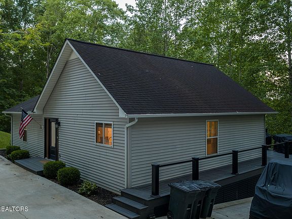 4th image of 332 Pearl Rd