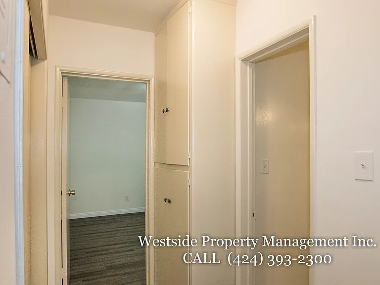 145 N La Peer Dr #4 — Photo 8