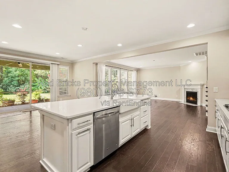145 Barclay Dr — Photo 15