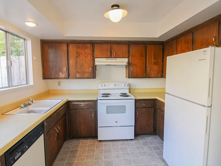1338 Galleon Way #B — Photo 6