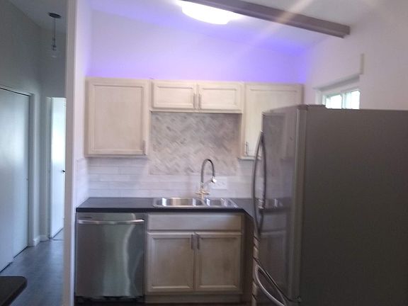 2nd image of 822 S Jenkins Blvd #B
