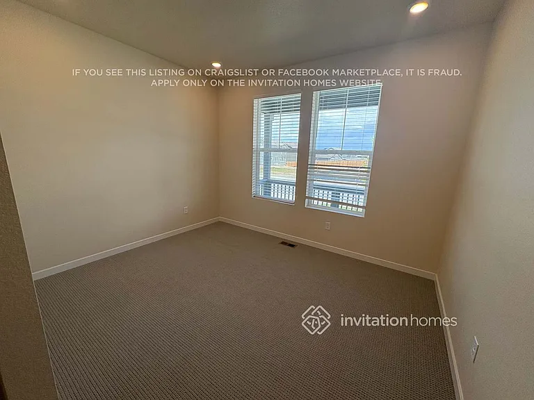 462 Elbert St — Photo 14