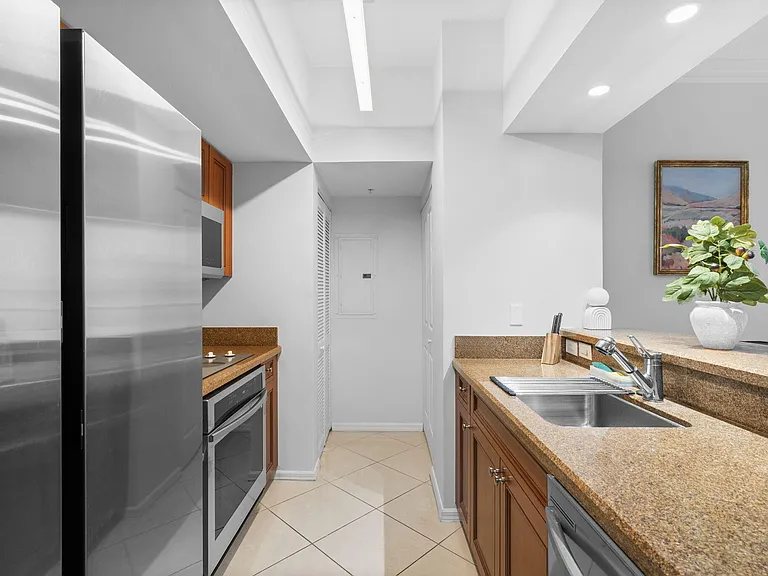 347 N New River Dr E #405 — Photo 3