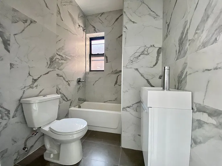 6751 N 13th St — Photo 33
