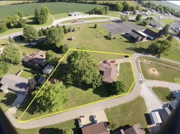 8939 W Hilltop Ln, Elwood, IN 46036