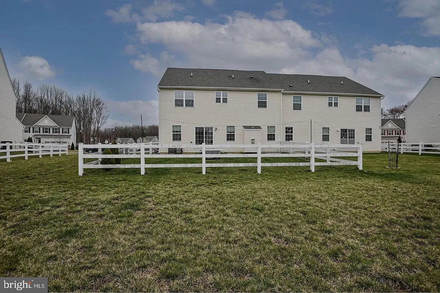4 bed, 3.5 bath, 3300 sqft, $4,100 — Photo 4