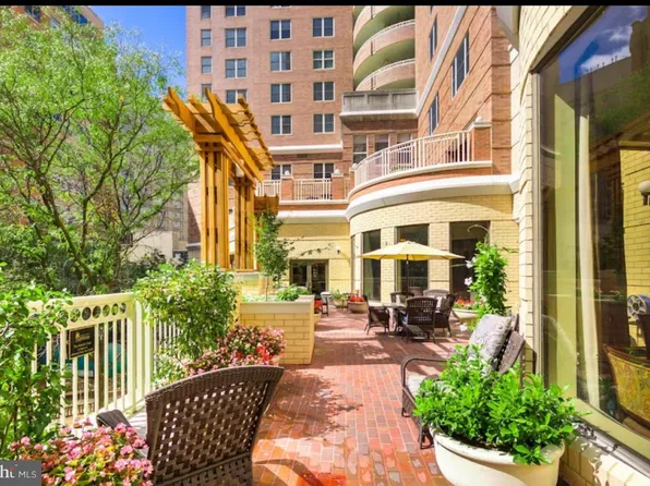 900 N Taylor St APT 931, Arlington, VA 22203