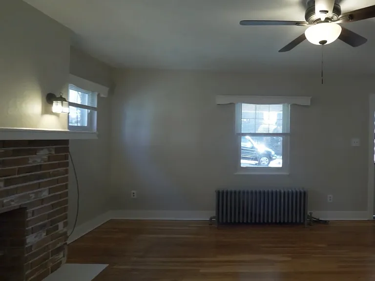 373 S Pacific Ave — Photo 10