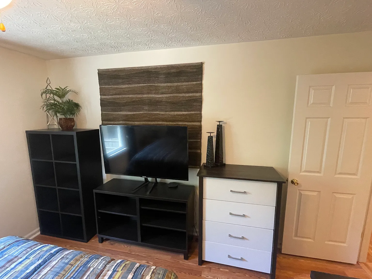 3 bed, 1422 sqft, $750 — Photo 2