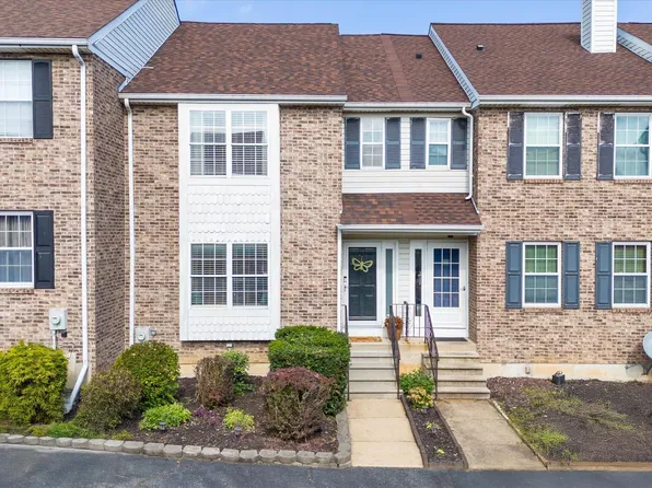 906 8th St, Newark, DE 19711