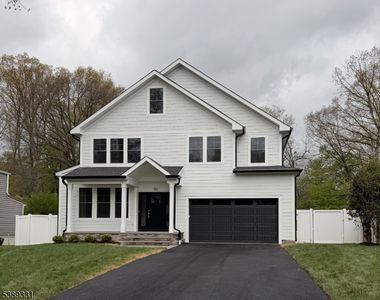 100 Commonwealth Ave, New Providence, NJ, 07974