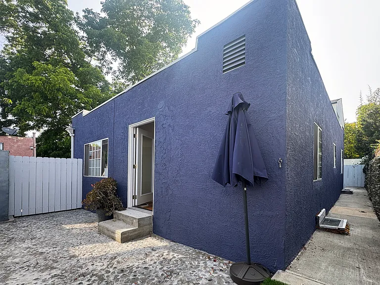 1210 Manzanita St — Photo 9