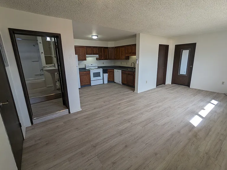 1279 Water St #D — Photo 7