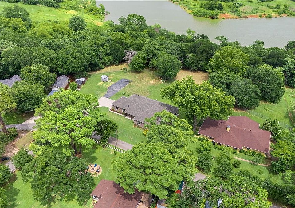 1st image of 6512 Crooked Ln