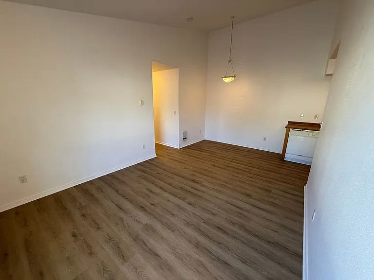 2358 NE Mary Rose Pl — Photo 6